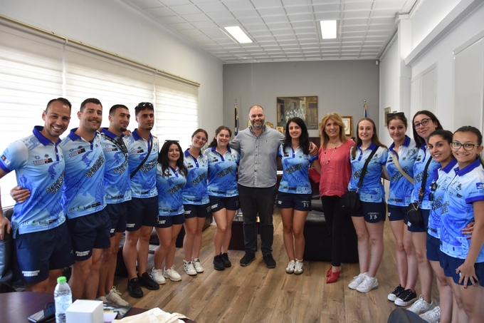 Φωτογραφία Επίσκεψη μελών  Σχολής Εκμάθησης Παραδοσιακών Χορών  από την Αυστραλία στο Δημαρχείο Νάουσας